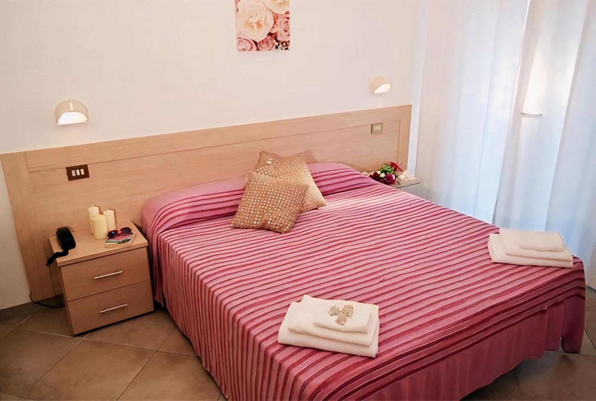 Hotel Baltic Misano Adriatico Eksteriør billede