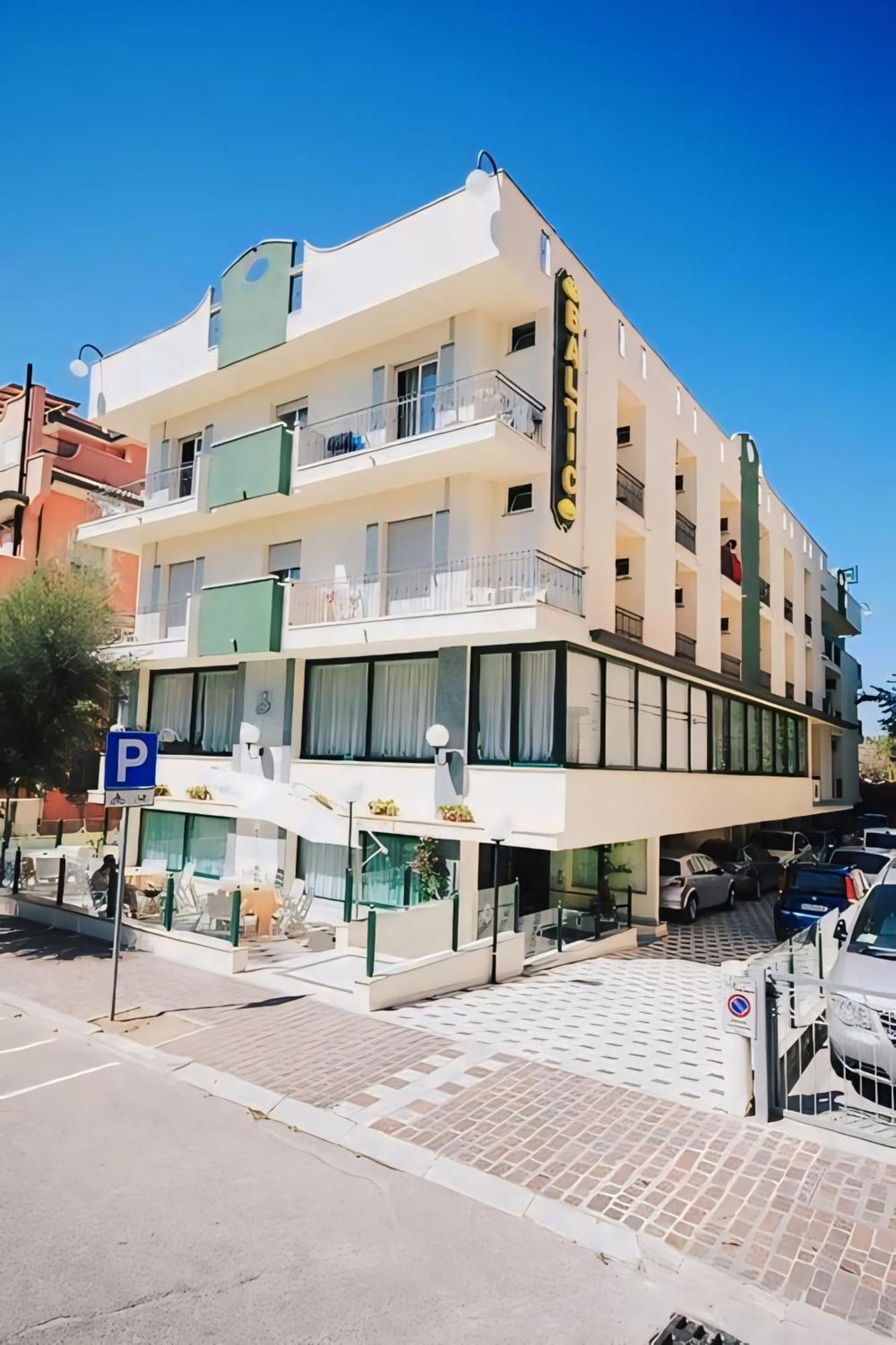 Hotel Baltic Misano Adriatico Eksteriør billede