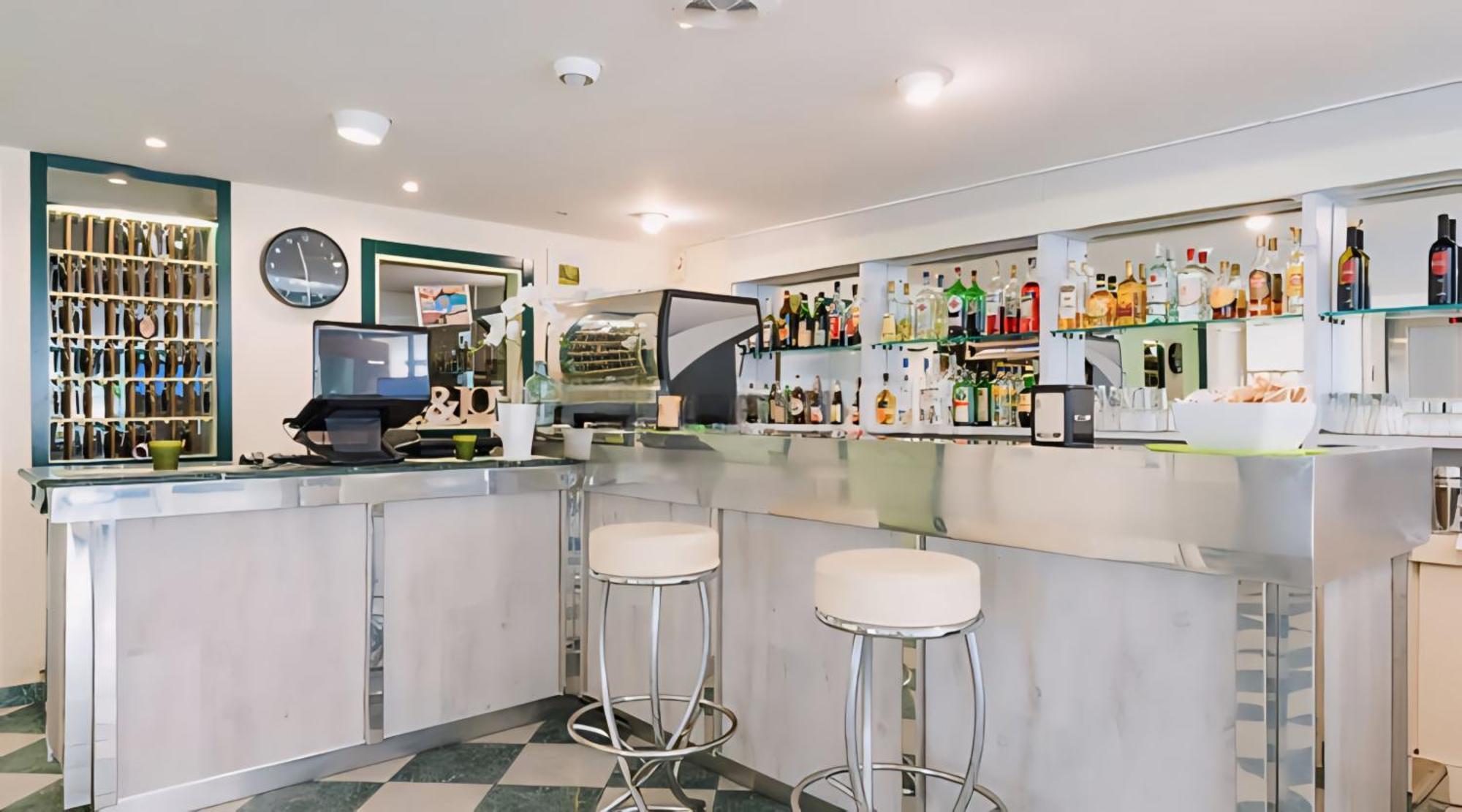 Hotel Baltic Misano Adriatico Eksteriør billede