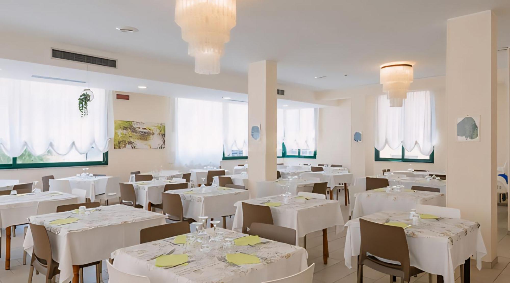 Hotel Baltic Misano Adriatico Eksteriør billede