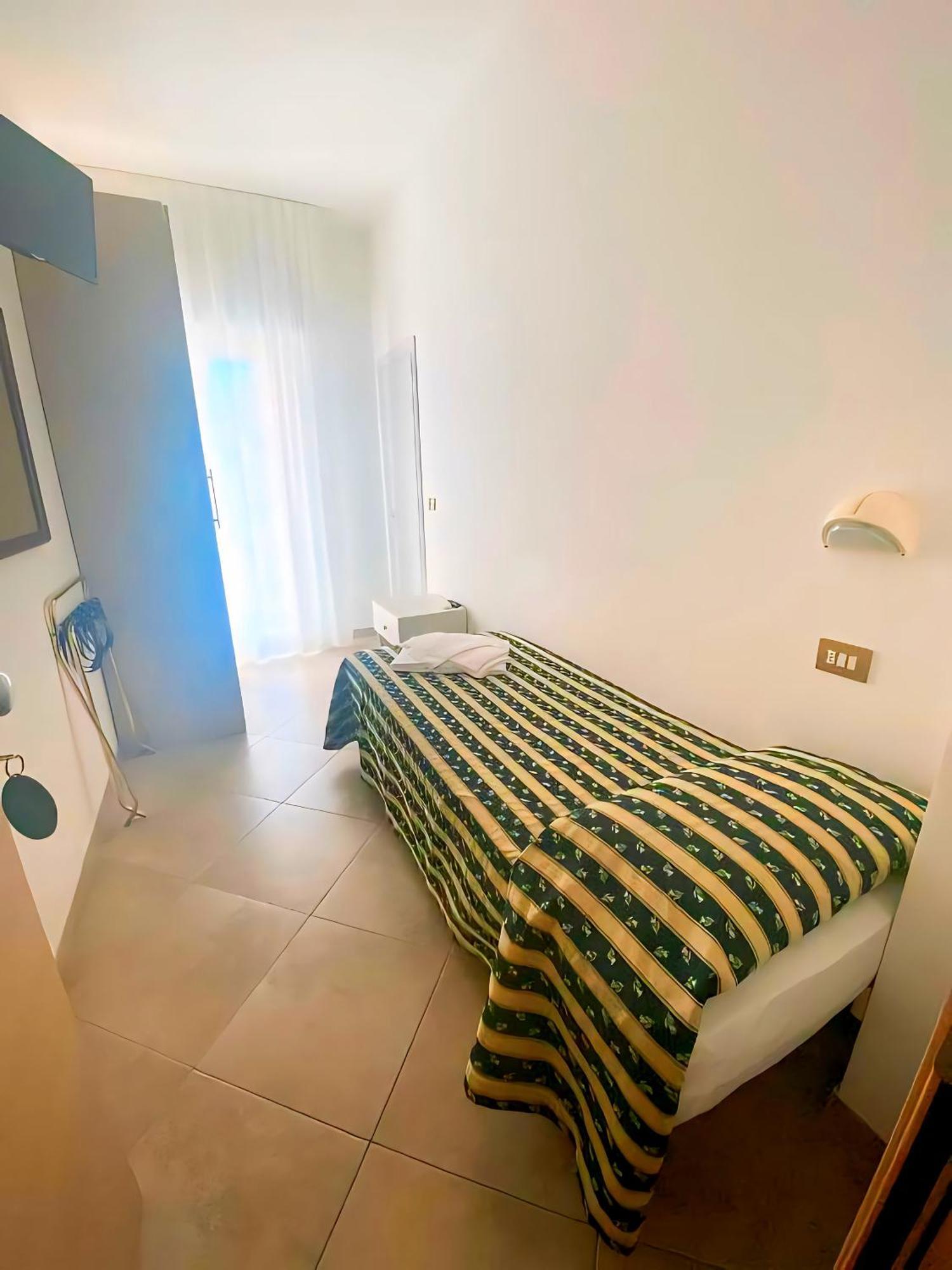 Hotel Baltic Misano Adriatico Eksteriør billede