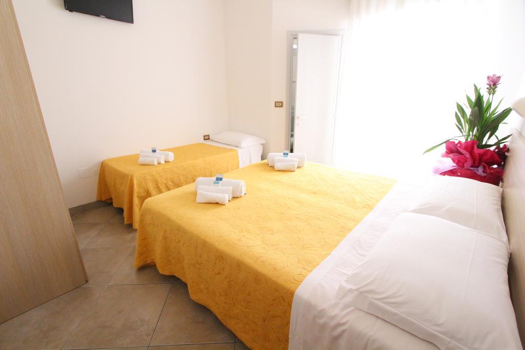 Hotel Baltic Misano Adriatico Eksteriør billede
