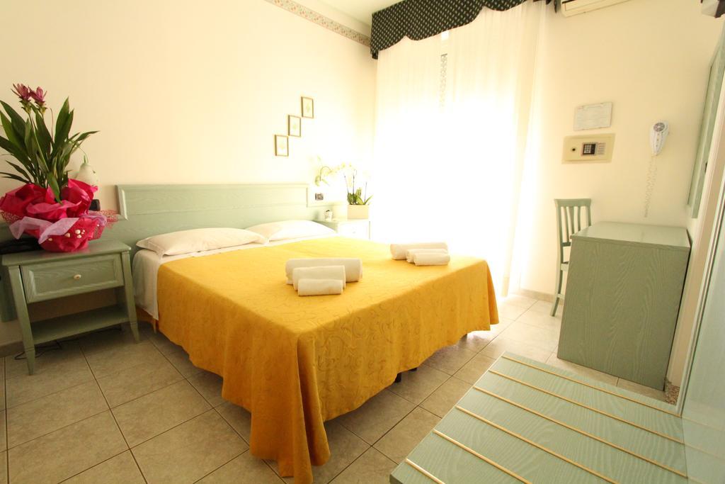 Hotel Baltic Misano Adriatico Eksteriør billede