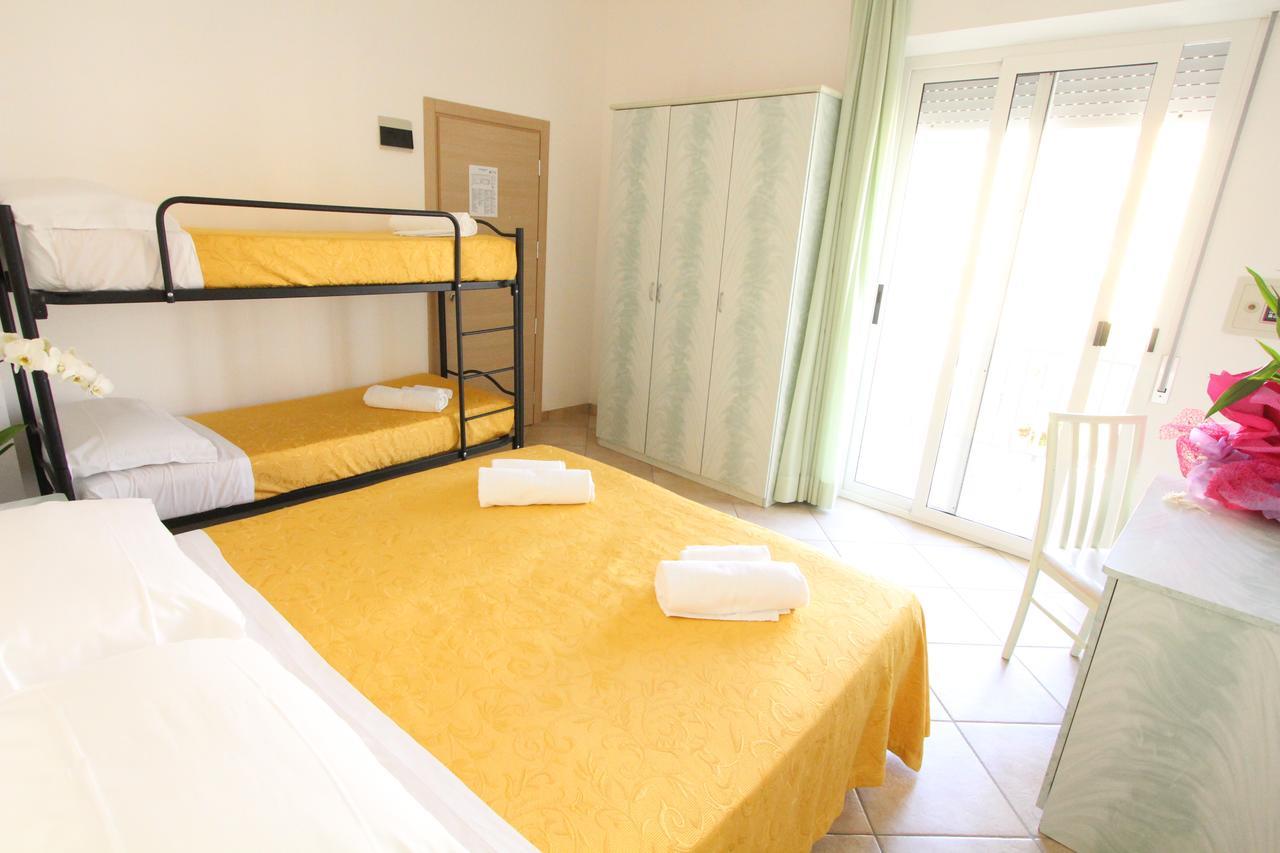 Hotel Baltic Misano Adriatico Eksteriør billede