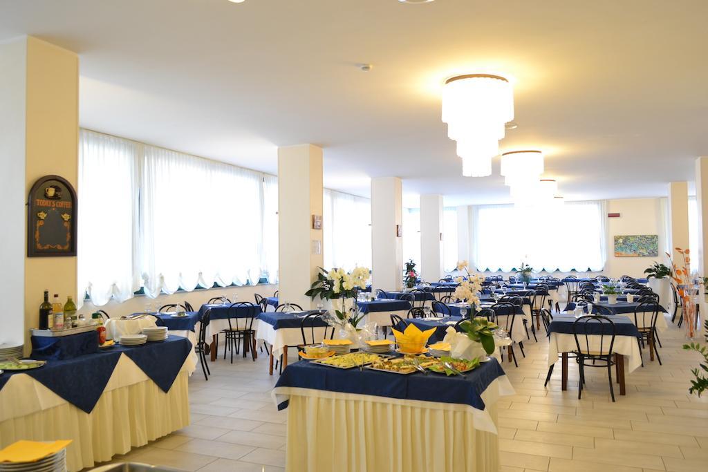 Hotel Baltic Misano Adriatico Eksteriør billede